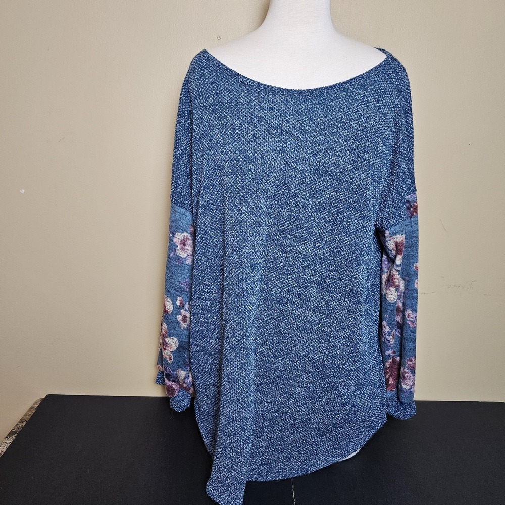 Acting Pro Top Women 3X Blue Floral Sleeve Knit Tunic Asymmetrical Hem USA Made